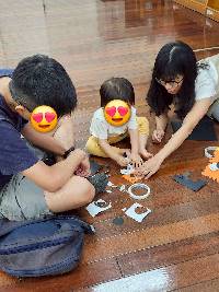 親子共同手作老虎手套