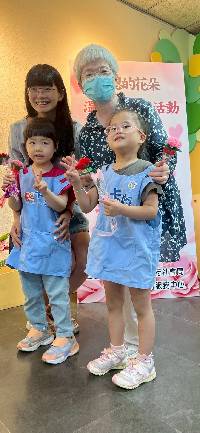 LINE_ALBUM_0509感恩的花朵母親節活動_250509_247