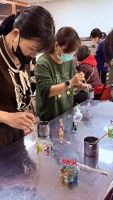 倒已融的皂基入模