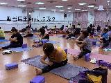 聖哲馬里奇式功效2: 按摩腹部內臟器、促進消化、強化脊柱